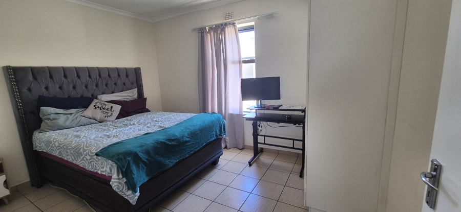 2 Bedroom Property for Sale in Parklands East Western Cape